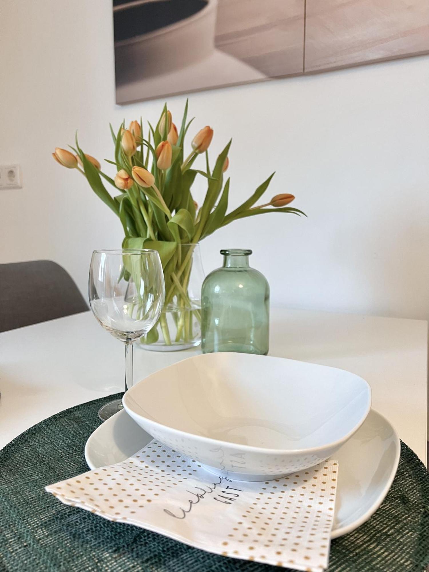 Sapphire Apartment: Free Parking + Netflix + Bathtub Essen Exterior photo